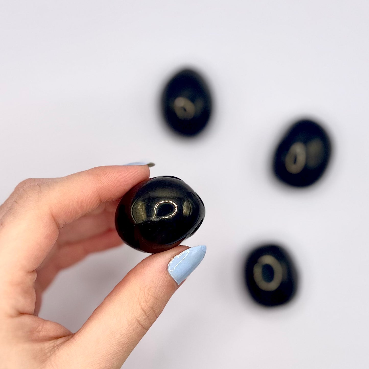 Azabache rodado - White Shine