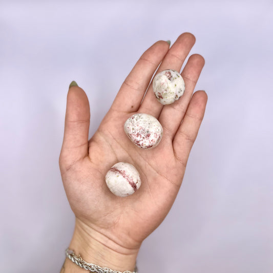 Cinabrita rodado - White Shine