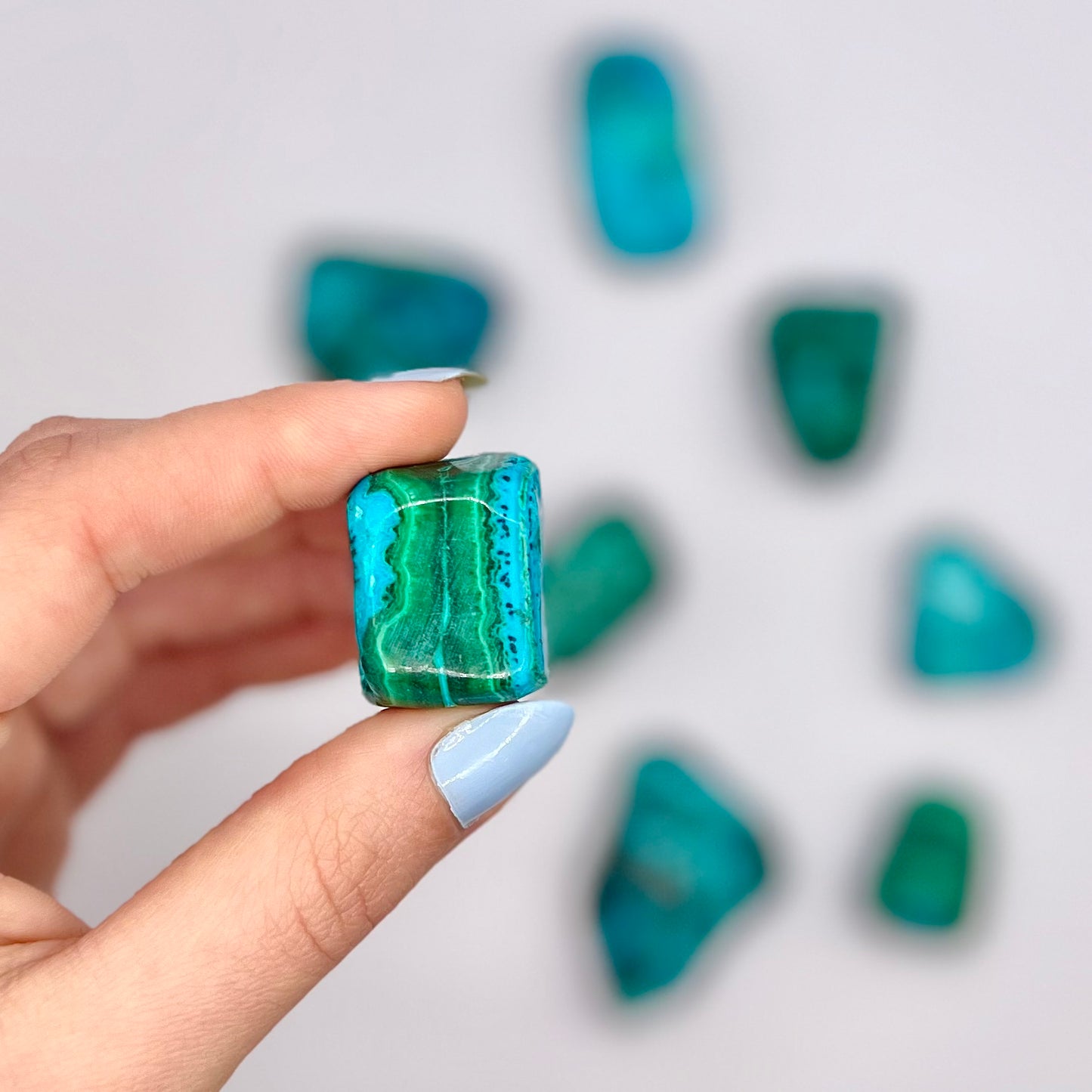 Malaquita con Crisocola rodado - White Shine