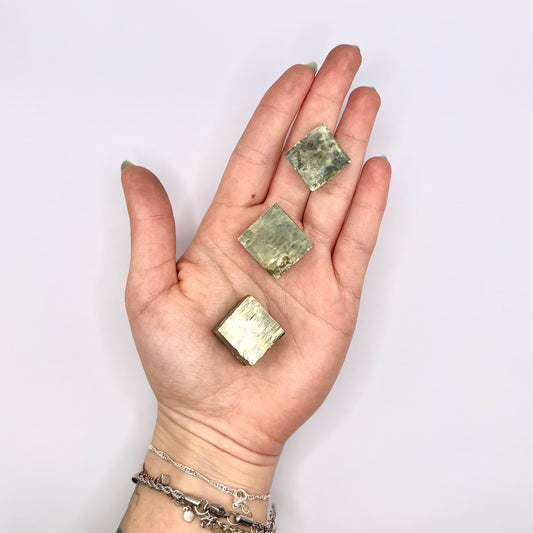 Pirita cúbica - White Shine