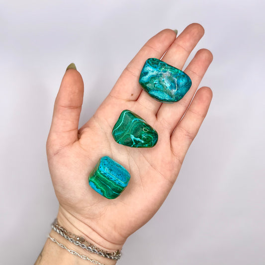 Malaquita con Crisocola rodado - White Shine