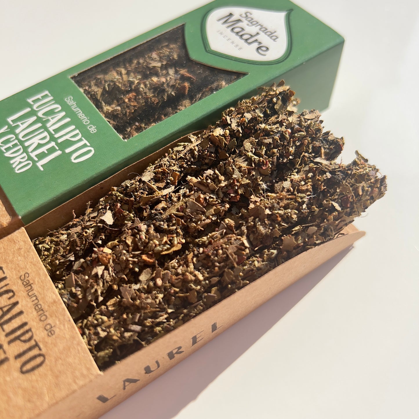 Incienso Eucalipto, Laurel y Cedro - Sagrada Madre - White Shine