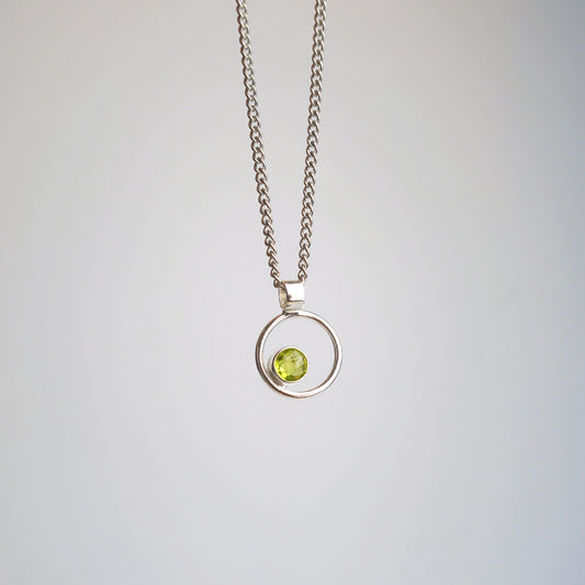 Collar Olivino en aro
