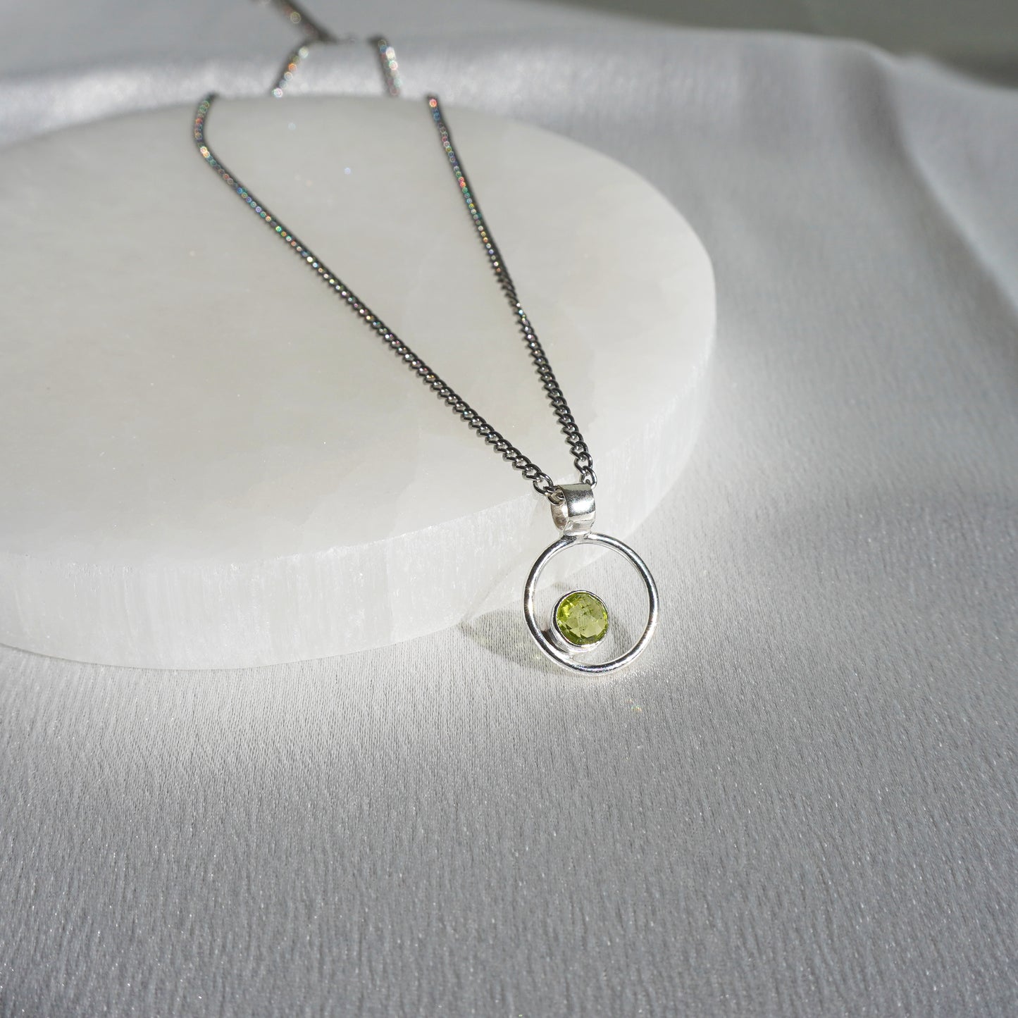 Collar Olivino en aro | Positividad y destino