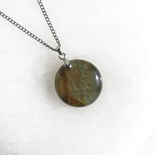 Collar cabujón de Labradorita