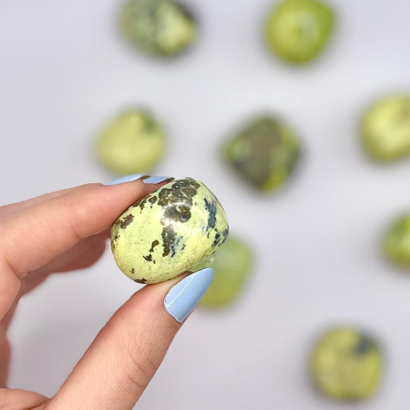 Serpentina rodado - White Shine