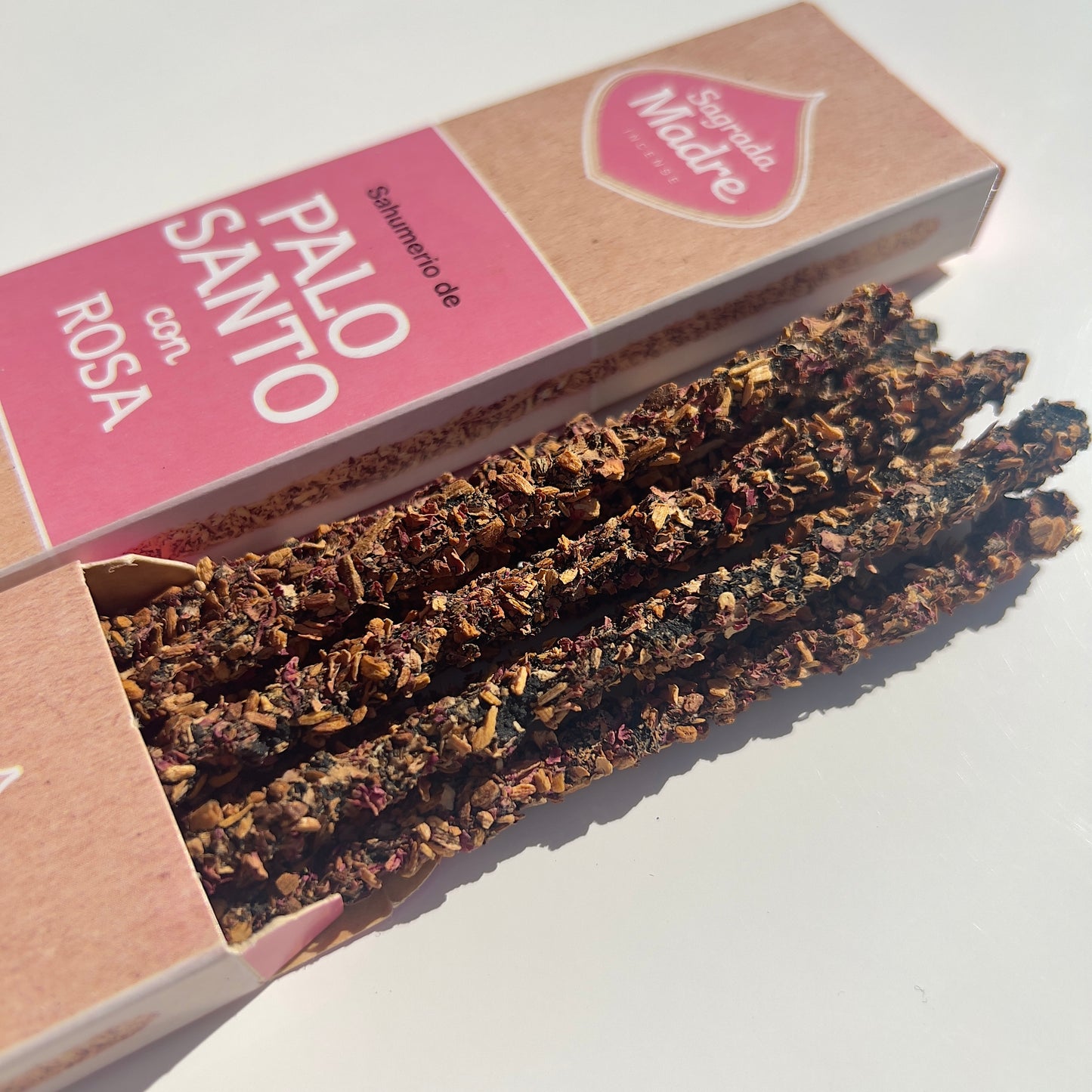 Incienso de Palo Santo con Rosas - Sagrada Madre