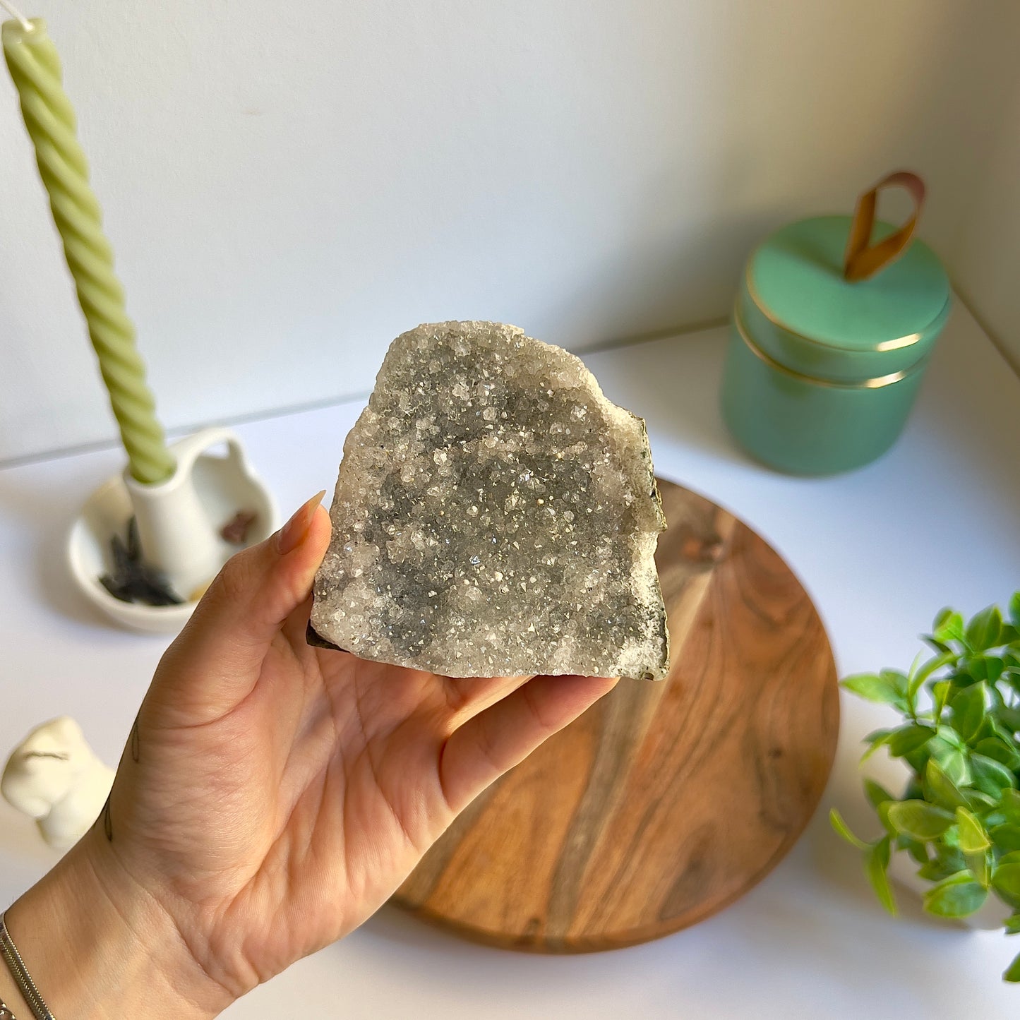 Drusa de Amatista Gris con base plana