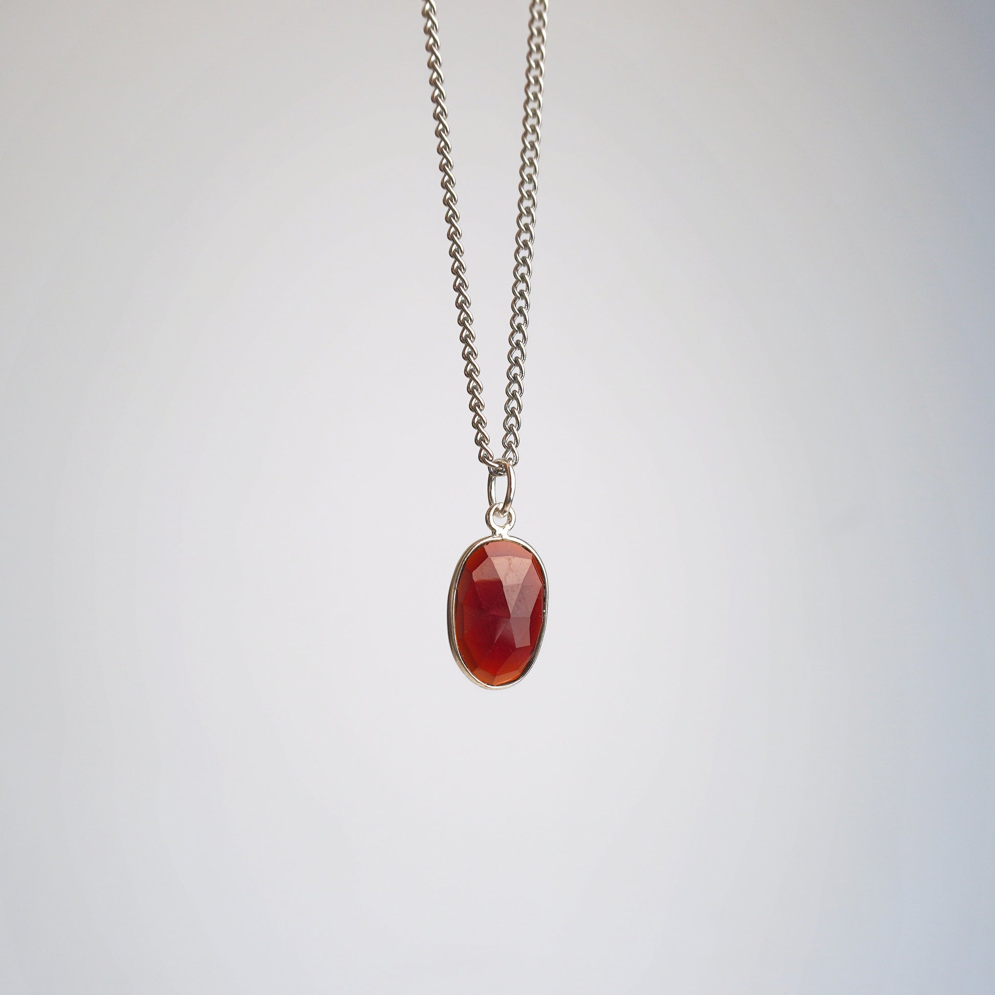 Collar Granate facetado