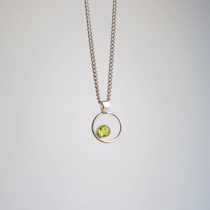 Collar Olivino en aro