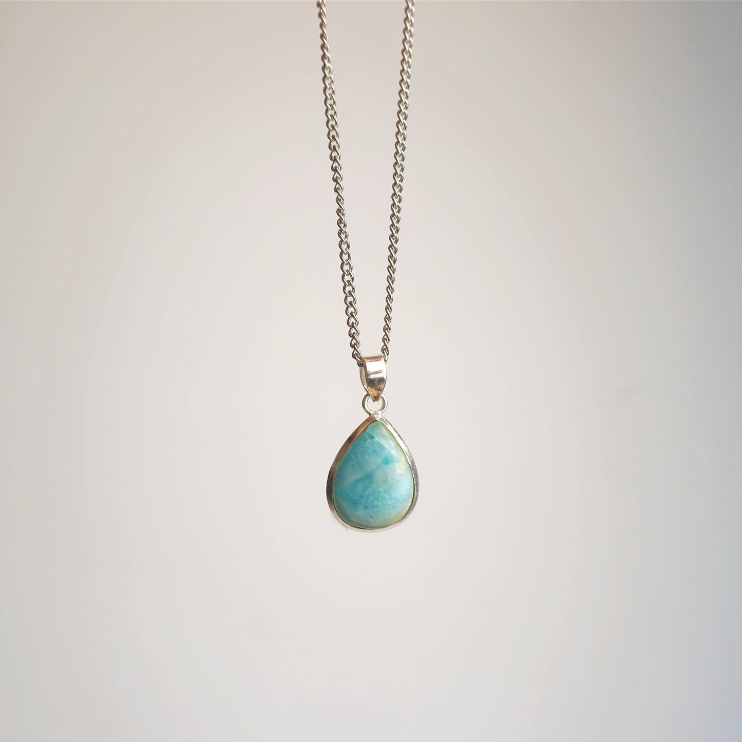 Collar cabujón de Larimar