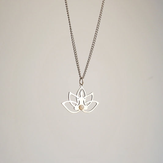 Collar flor de loto con Cuarzo Rosa