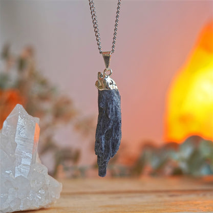 Collar Taramita | Escoba de Bruja | Protección y superación