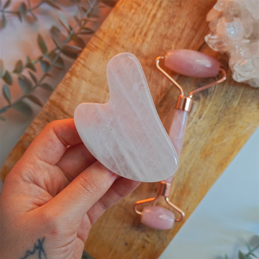 GuaSha de Cuarzo Rosa