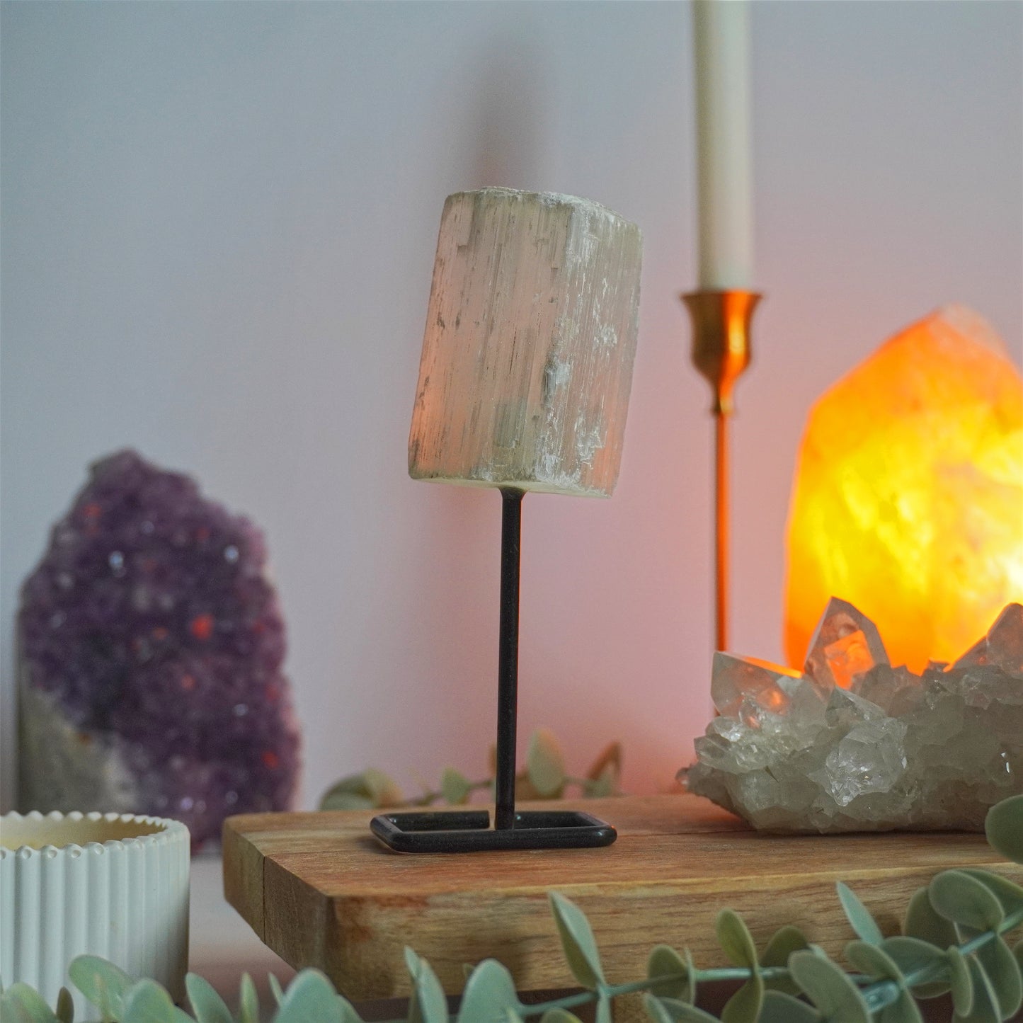 Selenita en peana | Limpieza energética y atmósfera pacífica