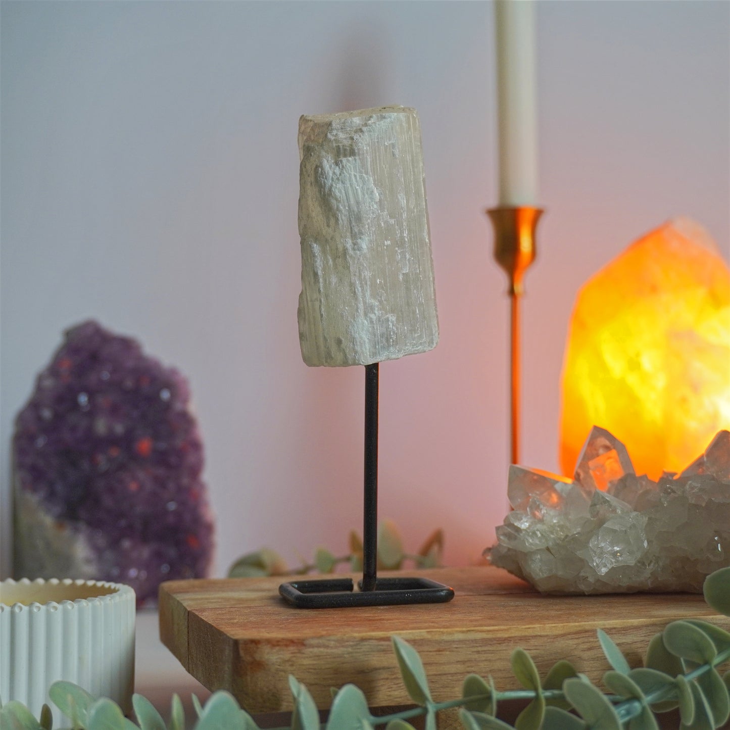 Selenita en peana | Limpieza energética y atmósfera pacífica