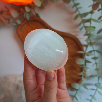 Palmstone de Selenita | Limpieza energética y atmósfera pacífica